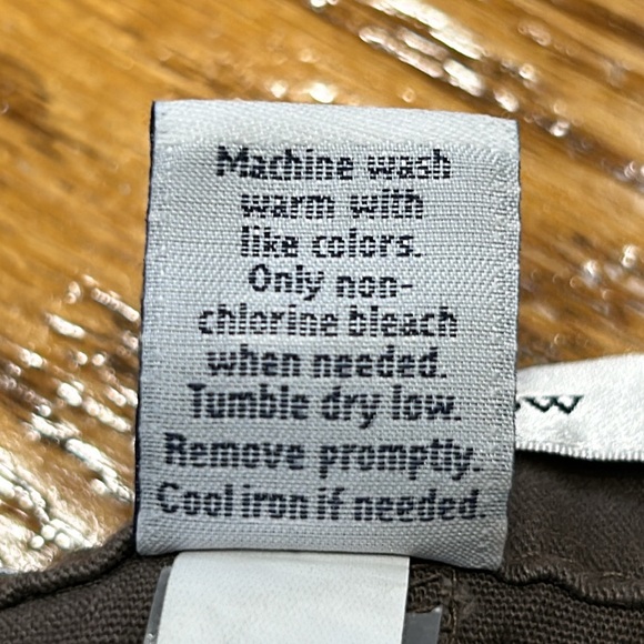 Croft & Barrow brown capris. Fabric is cotton and spandex. Size 20W. - Picture 5 of 12